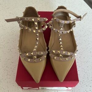 VALENTINO GARAVANI nude rockstud flat 38